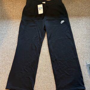 Women’s Sportswear Club Fleece Mid Rise Wide Leg Sweatpants